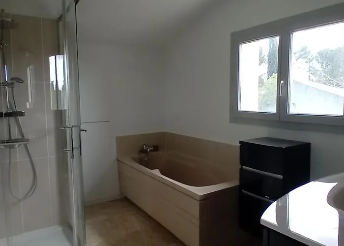 Maison Des Cigales Hébergement de vacances *